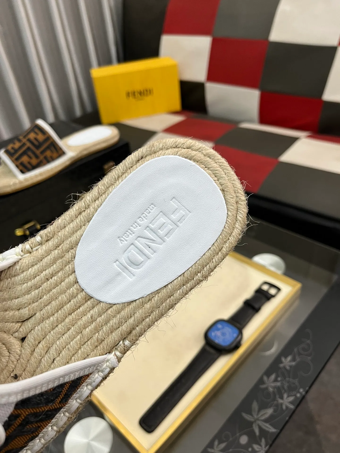 Men's shoes💰320⌚️⌚️[FENDI~Fendi slippers] High-end men's shoes brand official website 1:1 latest masterpiece: original mold customization, fabrics made of imported original materials, upgraded outsole, lighter, top quality in the market, simple and tasteful, a must-have for fashionistas, fashion is at your feet, full of confidence, the same style at the counter👍The season of summer slippers is here. Yardage: 38-44. Can be customized45.46.47